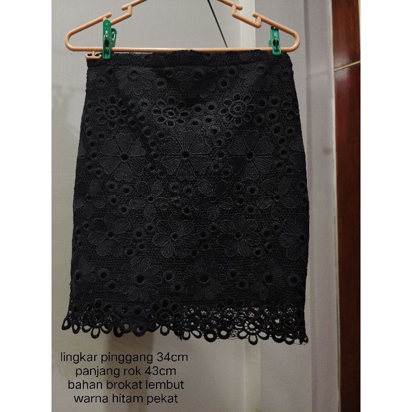 Rok span dewasa , rok brukat , mini skort  preloved