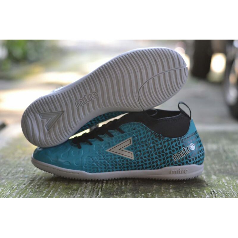 Sepatu futsal mitre ultimate in original