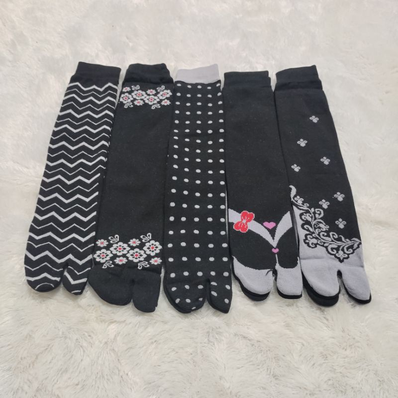 Kaos Kaki Jempol Motif Panjang / Kaos Kaki Jempol Muslimah Tapak Hitam