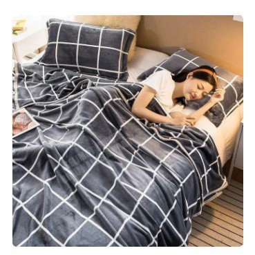 Selimut Bulu Halus Motif Kotak abu 150x200 Impor Termurah