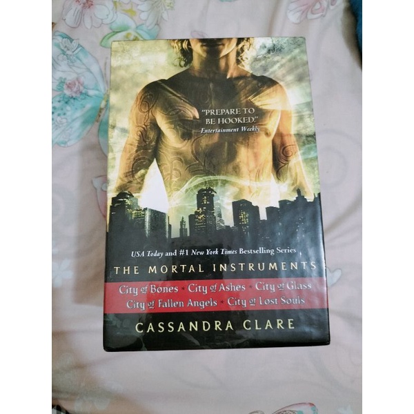 The Mortal Instrument box set 1-5 New Unsealed. city of bones, city of ashed, city of glass, city of