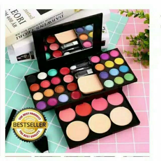 ADS 24 COLOR MAKE UP KIT PALETTE / MAKE UP SET / ADS EYESHADOW PALETTE