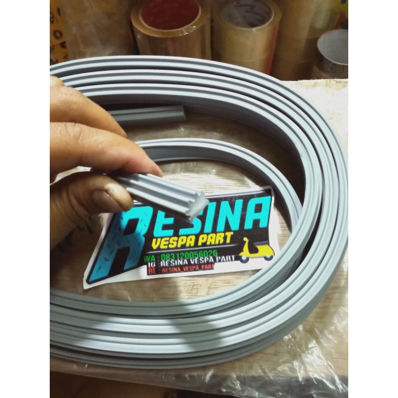 karet triplang lantai dek vespa SPRINT warna abu abu import