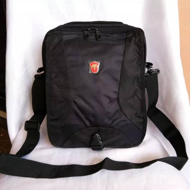 Tas Selempang pria hitam ukuran tablet 10 inch - Tracker 40404 original