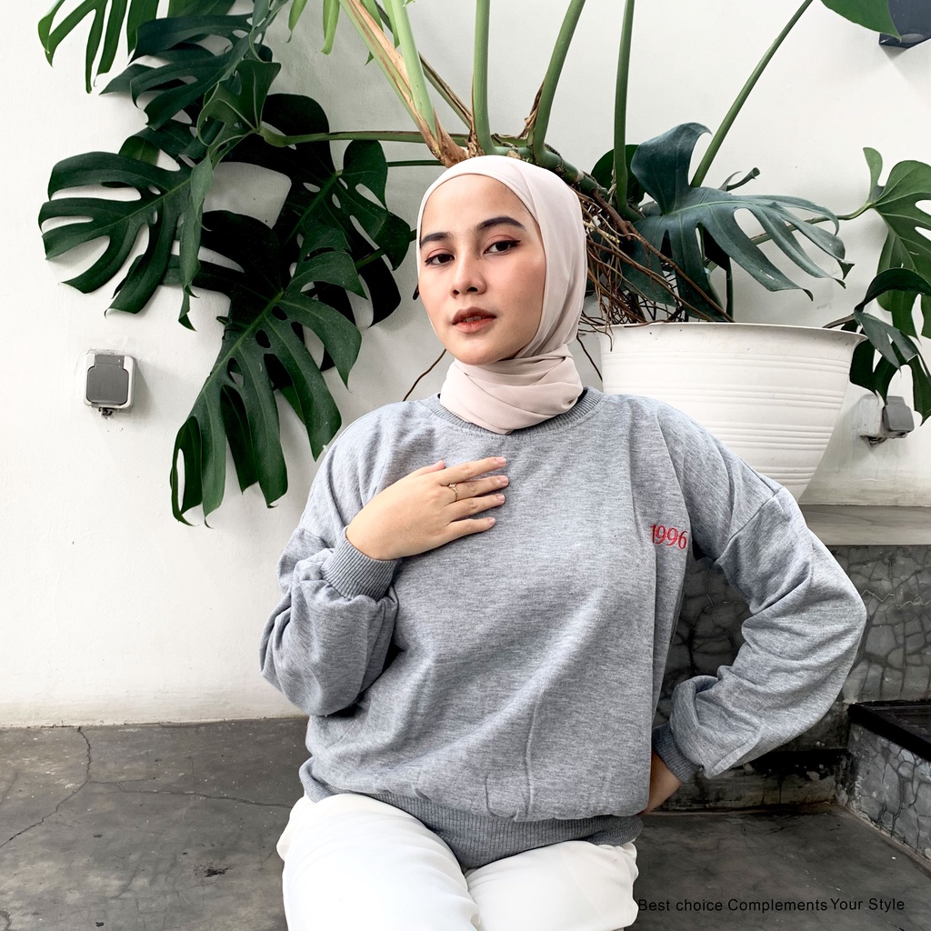 1996 Sweater Crewneck  Wanita Motif Polos by Mahyra