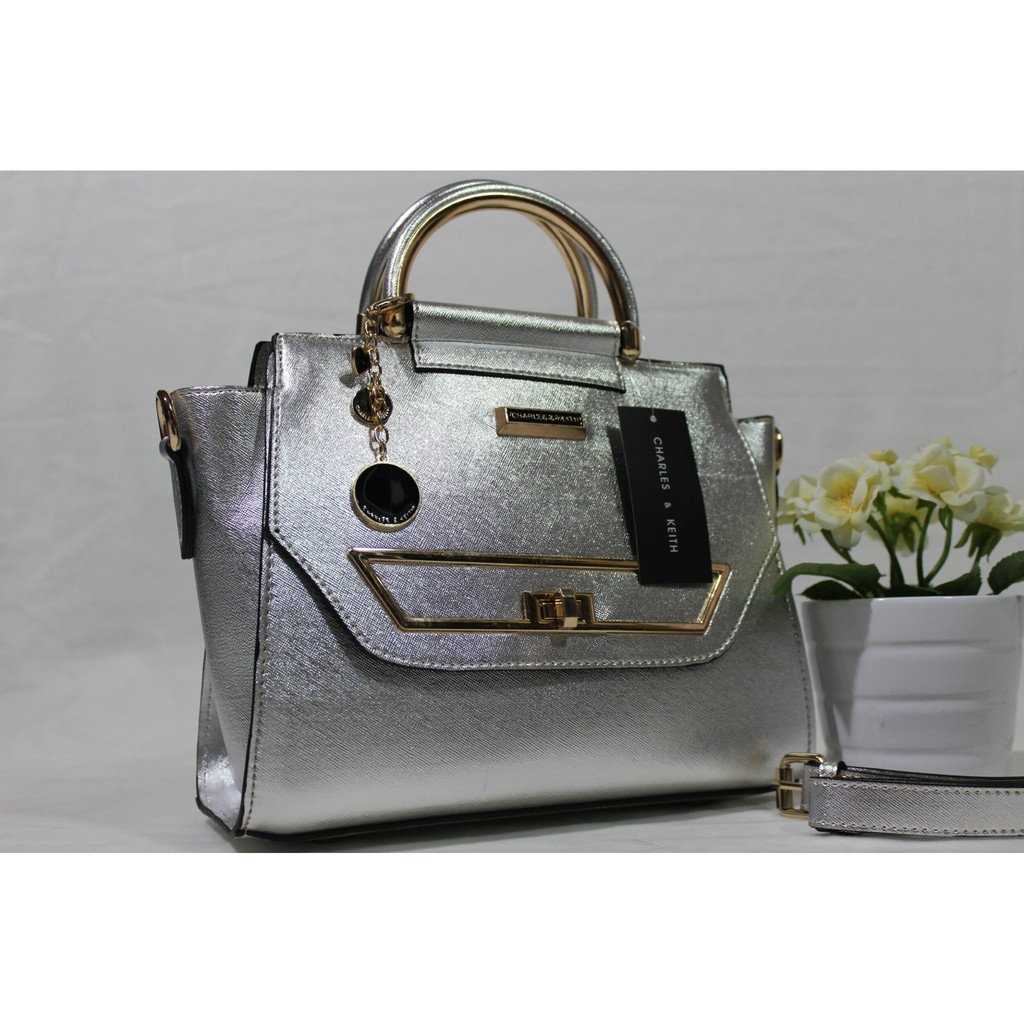 Best Seller Tas Tangan Wanita Branded CK Charles Keith Pegangan Besi Warna Silver