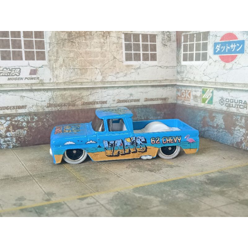 Hot Wheels 62 Chevy Truck custom VANS