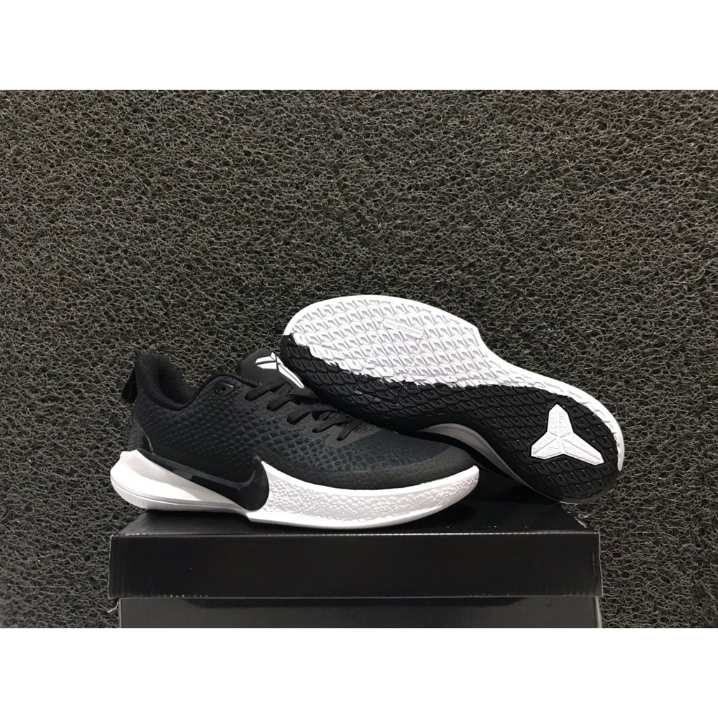 mamba focus black white
