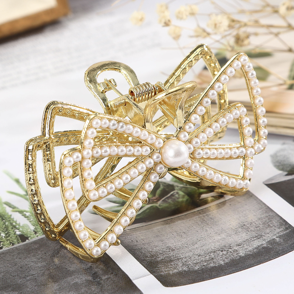 Korean Ins Pearl Rhinestone Hair Clip for Women Fashion Claw Clips Temperament Hairpin Girls Hair Accessories