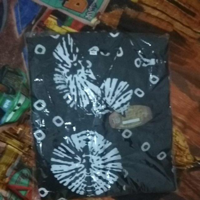 Kemeja Pendek Jumputan Hitam Monochrome Batik