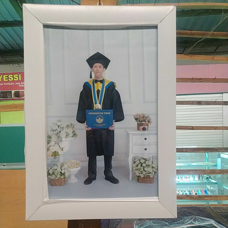 PIGURA MINIMALIS PUTIH 10R UKURAN 20X30 pajangan ruang tamu foto