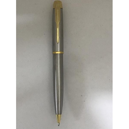 

[PRODUK RGIOV] Pulpen Promosi / Pulpen Esklusif / Pulpen Parker Sonnet TW Stainless Gt ( Klip Emas ) NIS