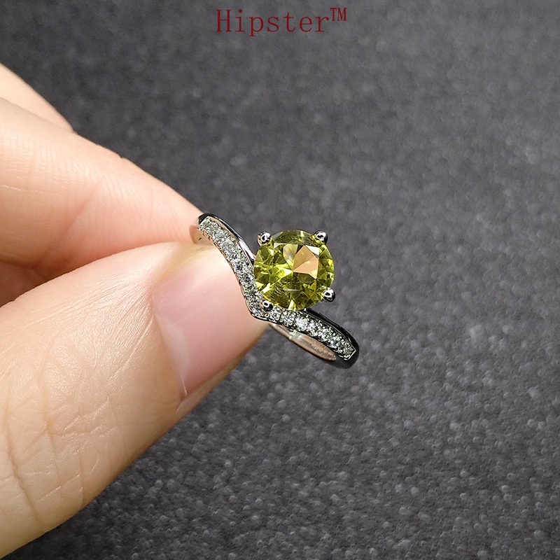 Fashion Hot Sale Classic Inlaid Emerald White Gold Ring