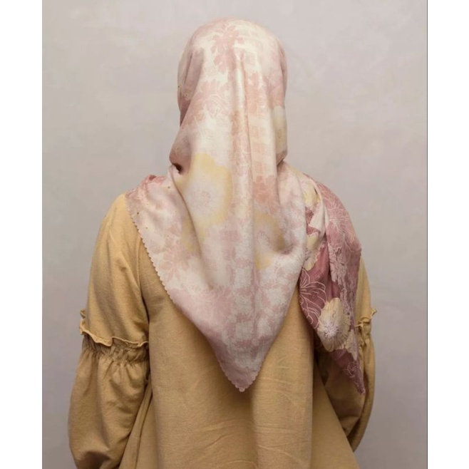 NEW Ulos Scraf Amber Lime Wearing Klamby