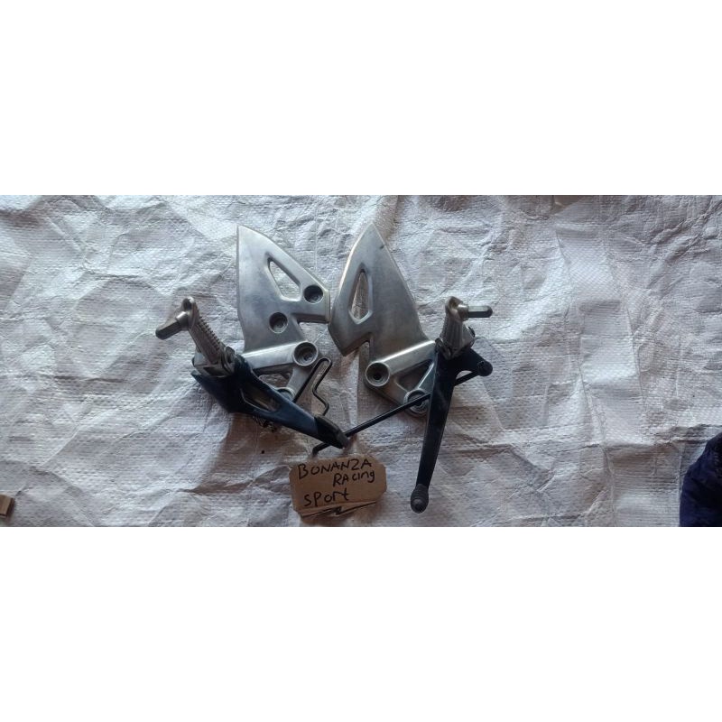 Footstep Step pijakan kaki depan Suzuki gsx GSX original