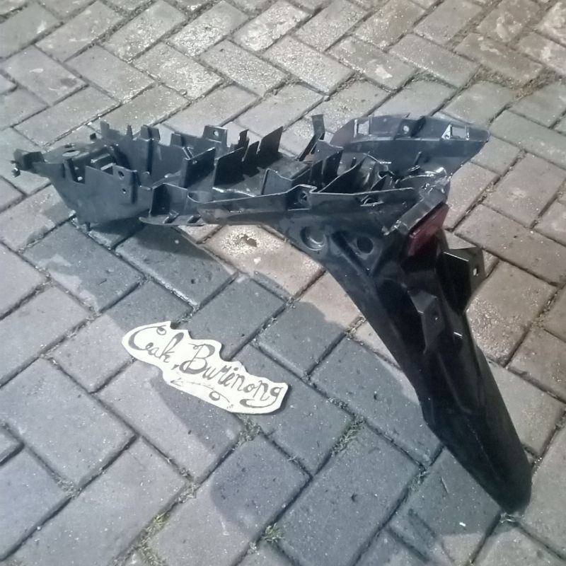 Spakbor Belakang Old CB150R