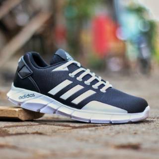  SEPATU  SPORT RUNNING  ADIDAS QTR PRIA WANITA TERBARU 