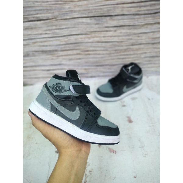 SEPATU ANAK NIKE AIR JORDAN HITAM ABU GRADE ORI SEPATU SEKOLAH ANAK