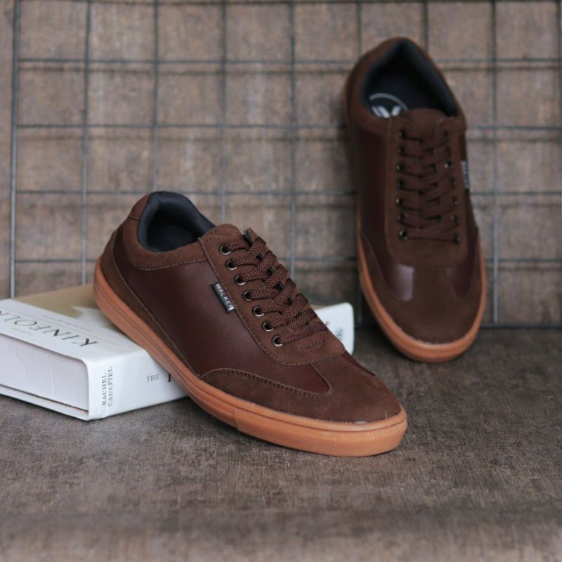 Sepatu Casual Sneakers Pria Terbaru Original Kulit Suede Kets Santai Sekolah Kerja