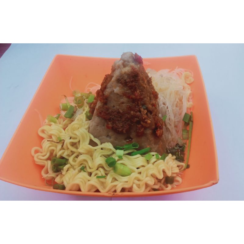 

bakso piramid seporsi bisa untuk bertiga