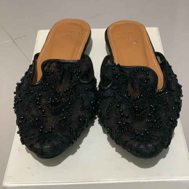 Vaia slop shoes