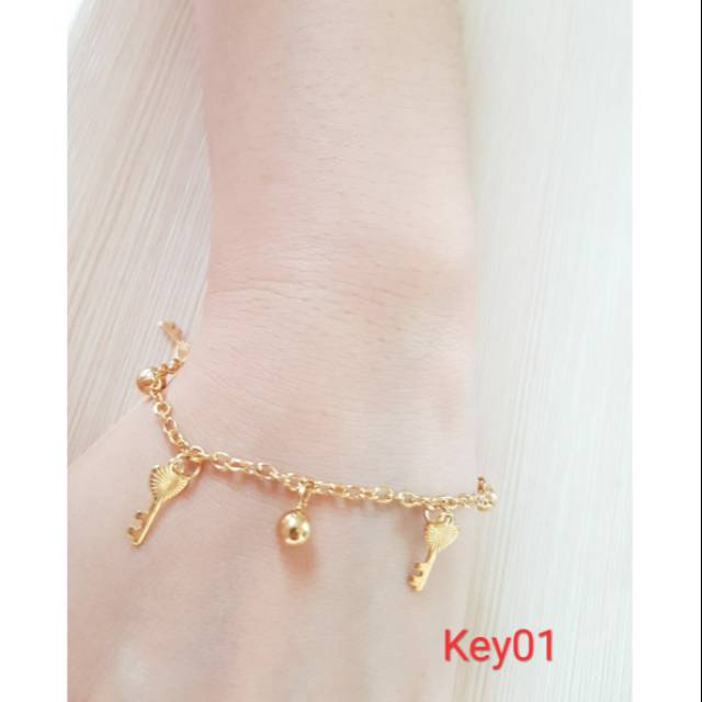 SET Gelang Tangan Kaki Key &amp; PadlockTitanium Gold Antikarat