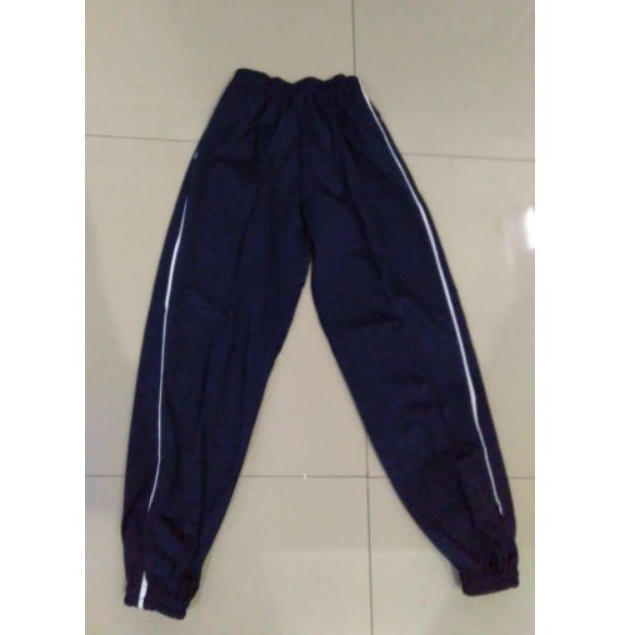 CELANA TRAINING HARIAN GONTOR