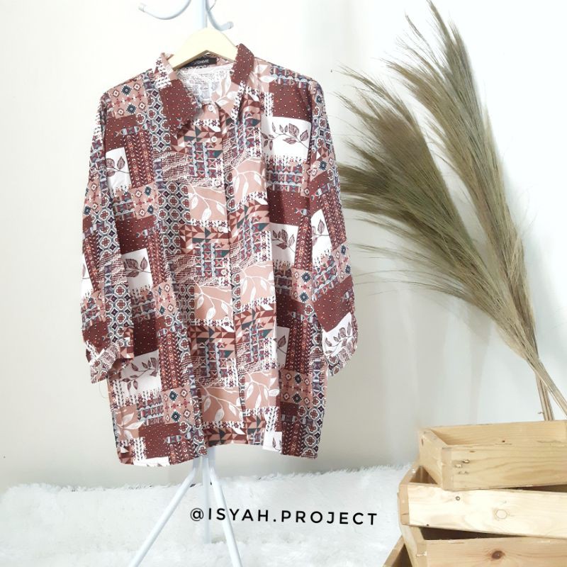 KEMEJA MOTIF TEGEL BATIK