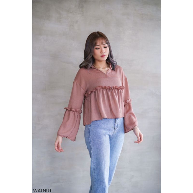 Yuna Crinkle Top Atasan Blouse Ruffle Wanita Lengan Panjang Terompet