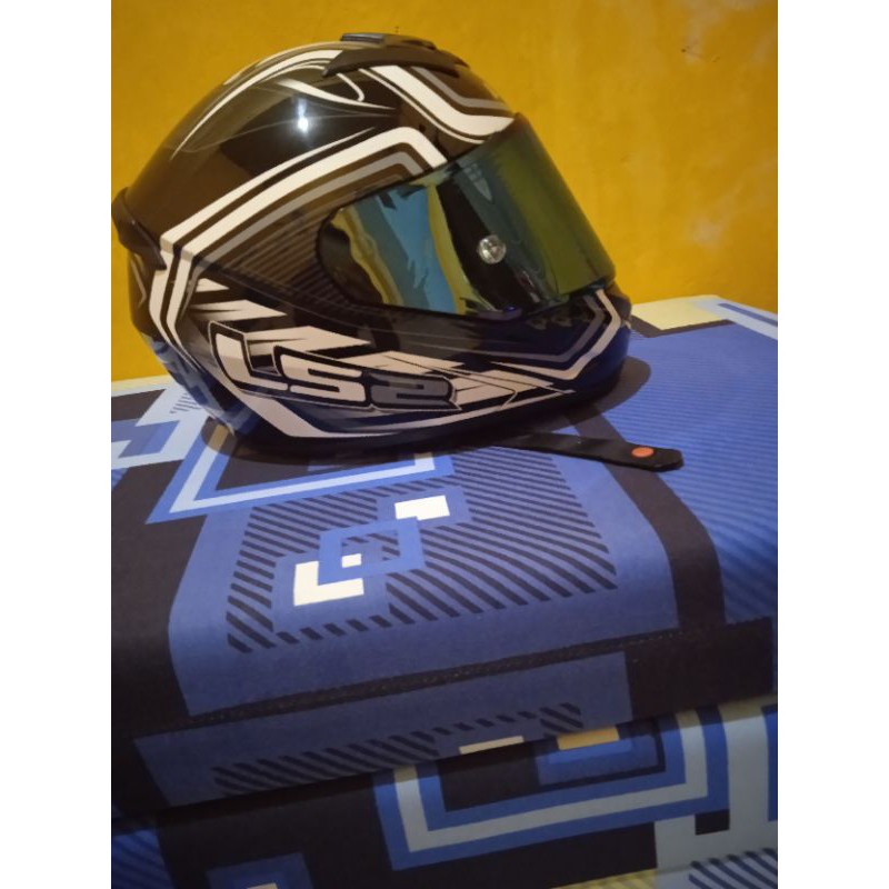 Helm LS2 Rookie