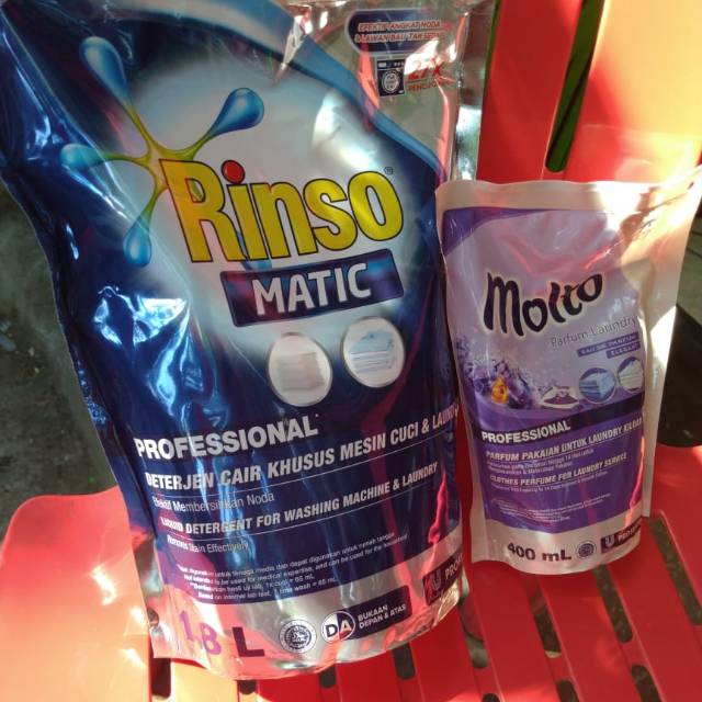 Detergen cair rinso matic 1.8L dan molto perfume 400ml