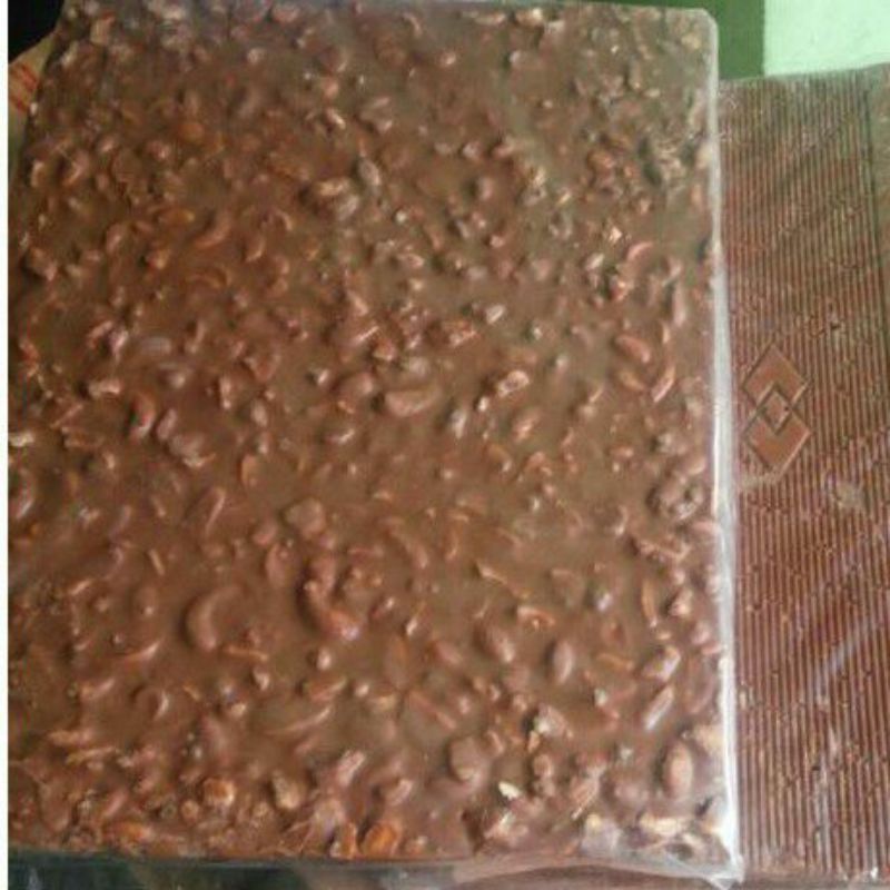 

COKLAT SILVERQUEEN 1KG dan 500 gram COKLAT BLOK PT CERES