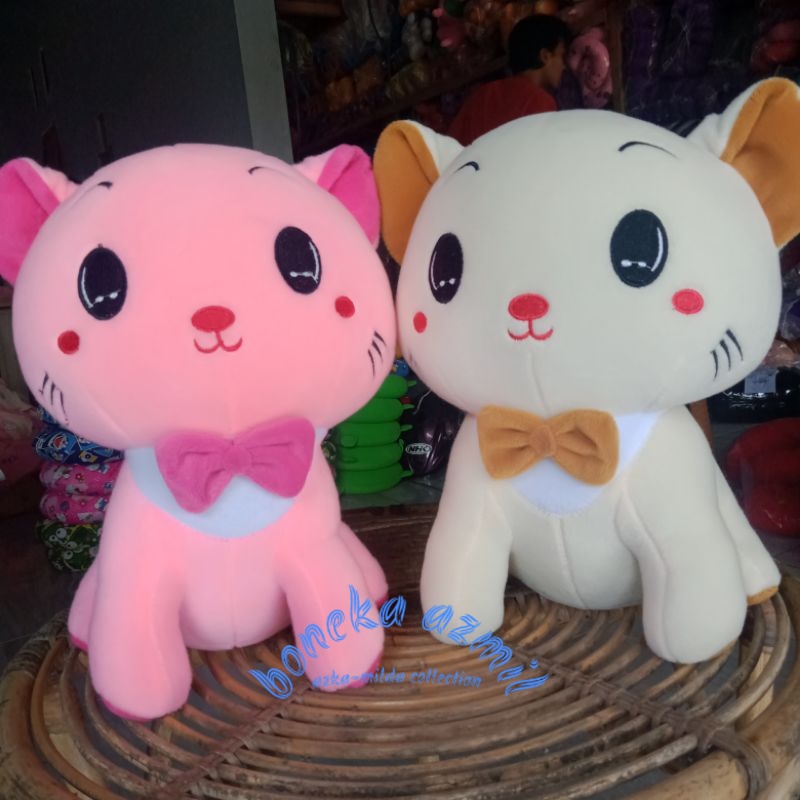 Boneka kucing duduk manis size l