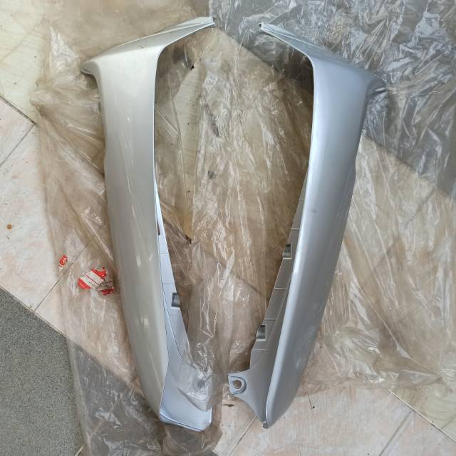 sayap luar body tebeng legsil leghshield leksil legshield suzuki shogun r 110 r110 original