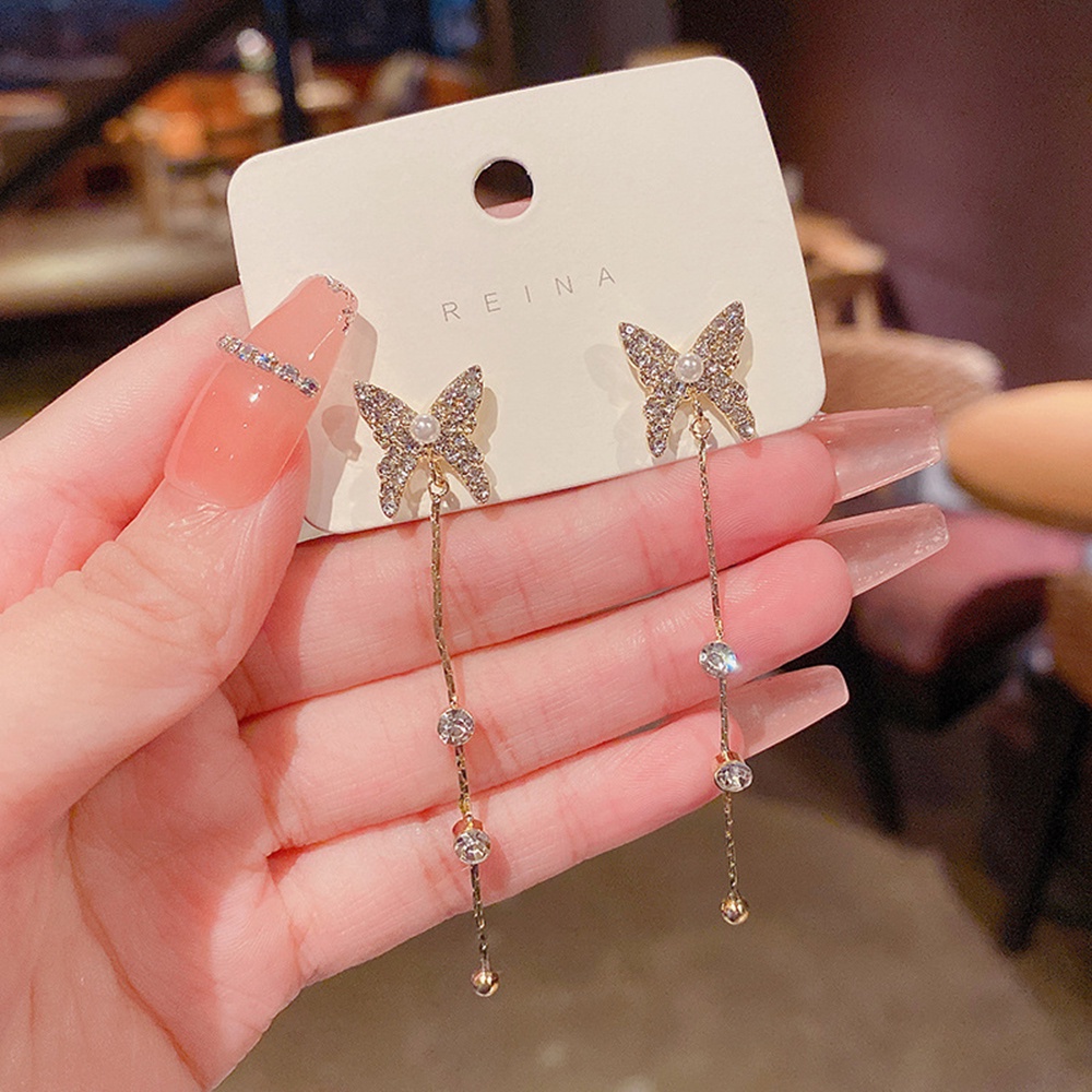 Anting Tusuk Gantung Desain Kupukupurumbai Rantaimutiaraberlian Imitasi Gaya Koreaelegan Untuk Wanita