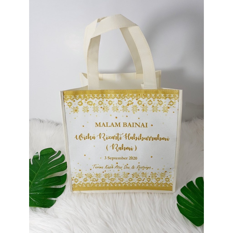 

Goodie Bag Souvenir Malam Bainai Kotak Ukuran Box Nasi 20x20