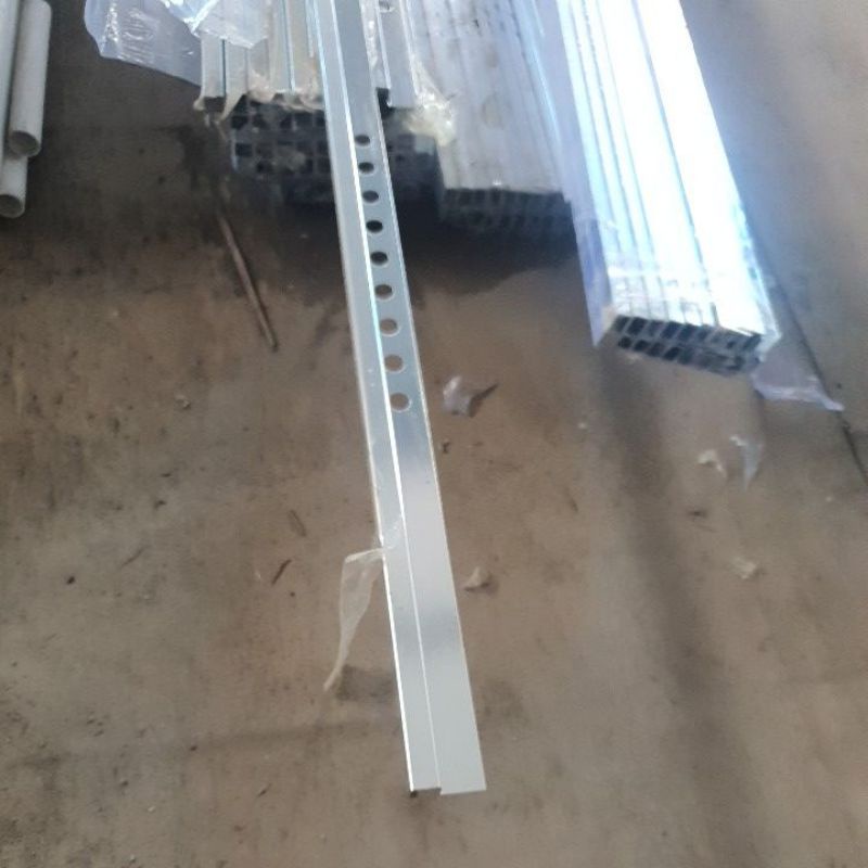 LIS ALUMUNIUM SUDUT MEJA PILAR TIANG GARIS SOF MASJID MUSHOLA TANGGA DLL PANJANG 2.5METER