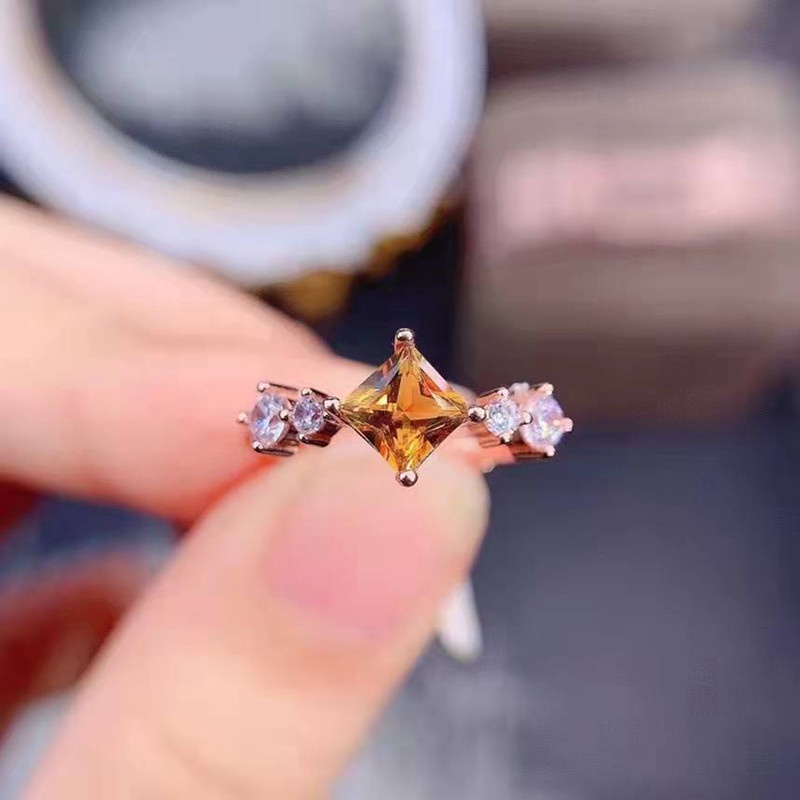 Cincin Minimalis Gaya Korea Dengan Cubic Zirconia Bentuk Persegi Warna Kuning Untuk Wanita