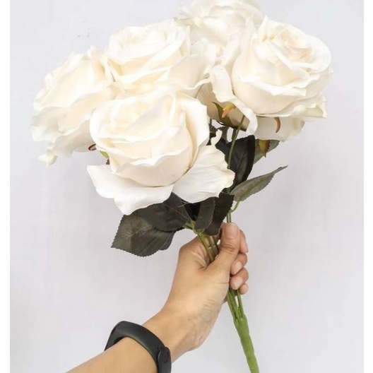 MAWAR BESAR ARTIFICIAL