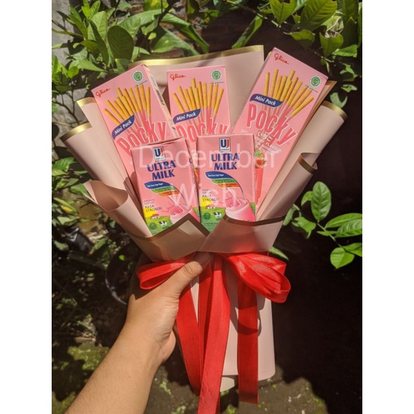 

(FREE PACKING) - Snack buket by December Wish | Buket wisuda | Buket ultah | Buket lucu | Buket pink | Snack bouquet | Snack bukee | bukee murah | buket murah | buket simpel wisuda | simple buket