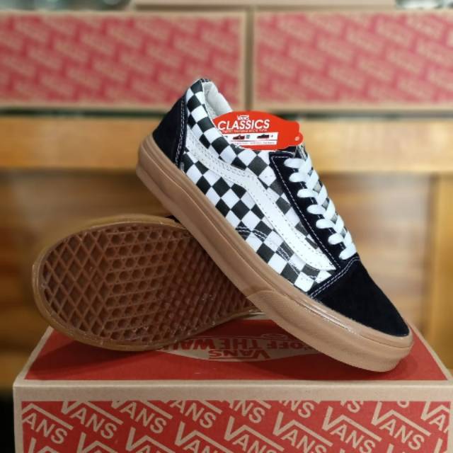 VANS OLDSKOOL CHECKERBOARD BLACK AND WITH SOL GUM PREMIUM