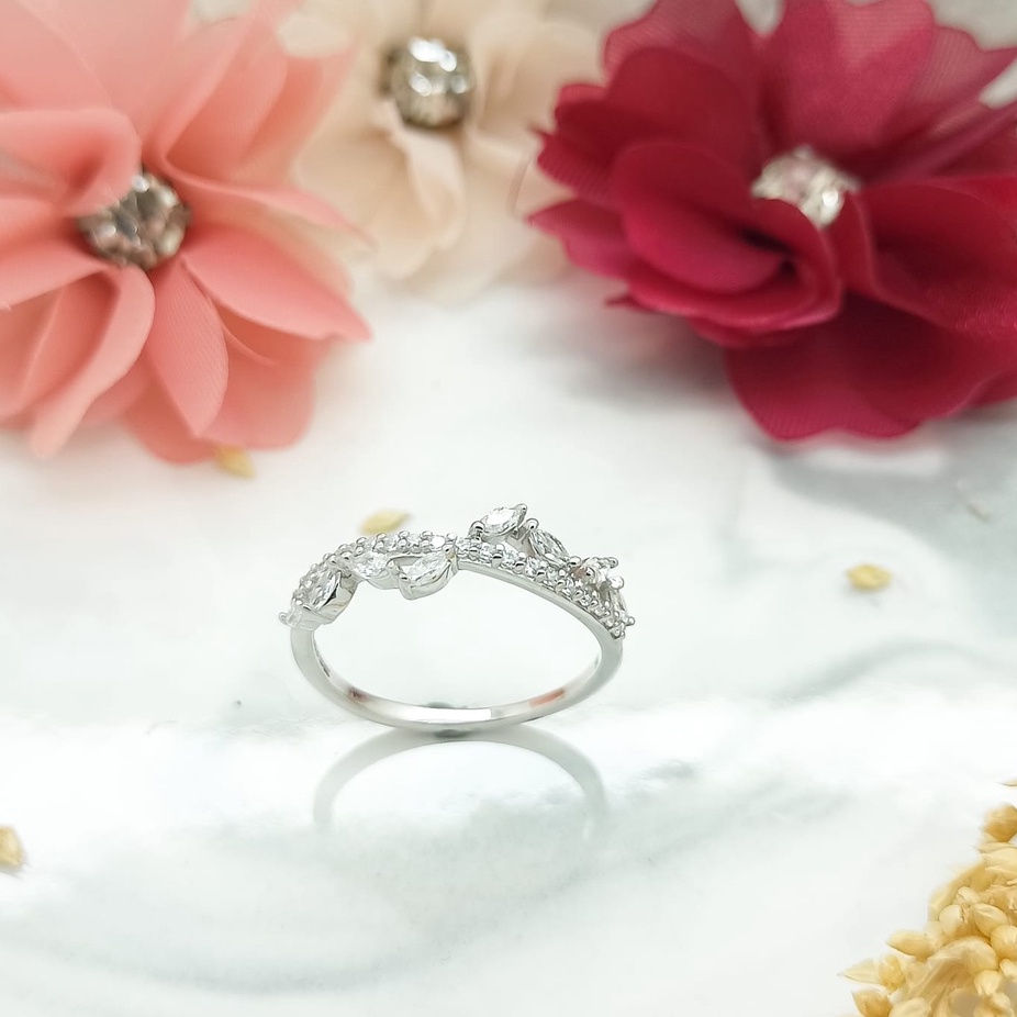 Cincin Whitegold Elok Asri Collection RI210729 755 18K Hala Gold