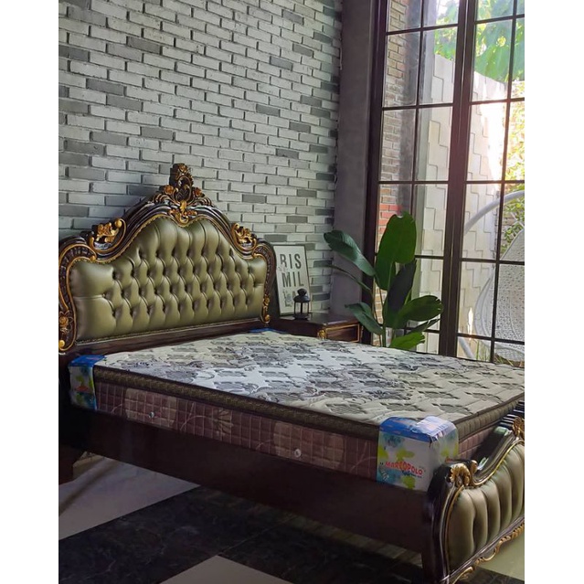 Dipan Tempat Tidur Mewah 160x200