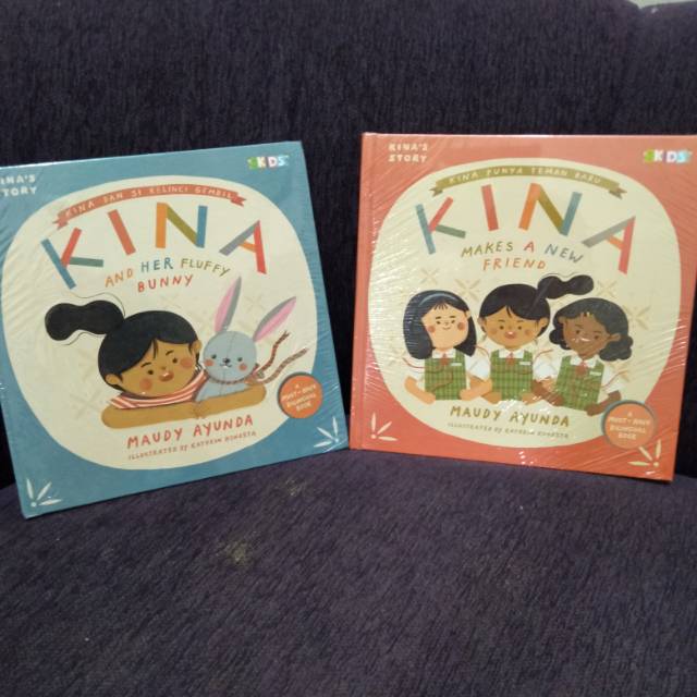 Kina and Her Fluffy Bunny. Kina makes a new friend. Buku kina maudi ayunda.