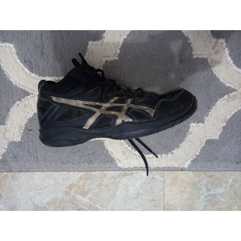 sepatu voli asics bekas/second seperti  baru,5 kali pemakaian