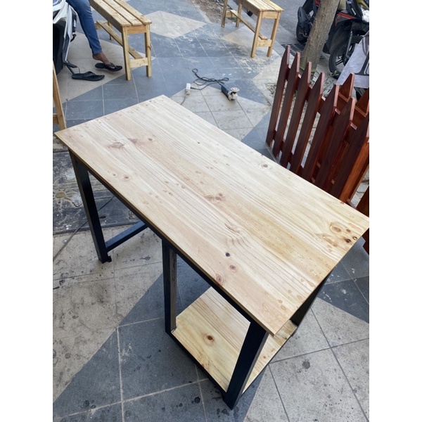 Meja komputer kayu minimalis modern