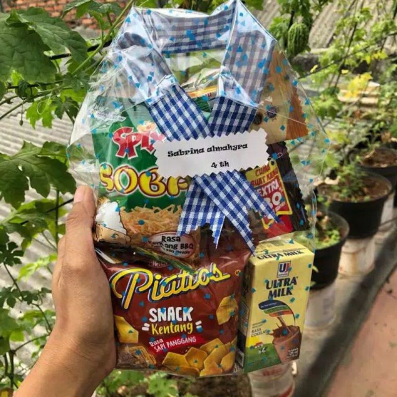 

SOUVENIR ulang tahun bingkisan parcel ciki free nama