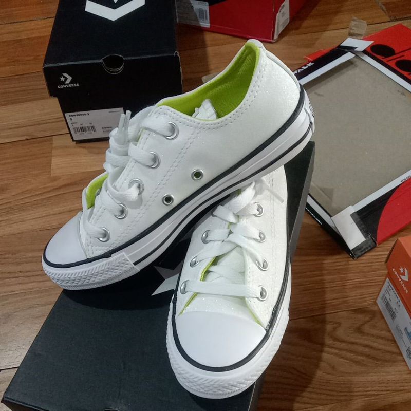 sepatu Converse original 572047C