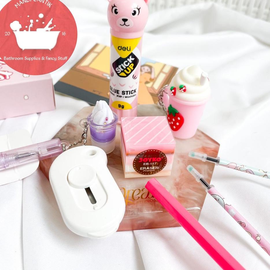 

Trend - Paket LUCKY BOX paket alat tulis lengkap cutter pulpen lem gantungan kunci pensil reffil pen penghapus gambar lucu warna random 팝