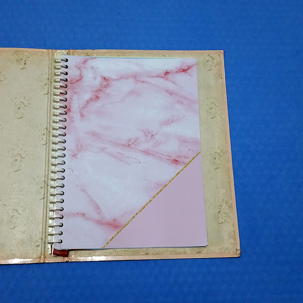 

Pembatas Binder Tanpa Tab Marble Texture 2 Ring, 6 Ring, 20 Ring, 26 Ring 1 Set 1 Lembar Murah